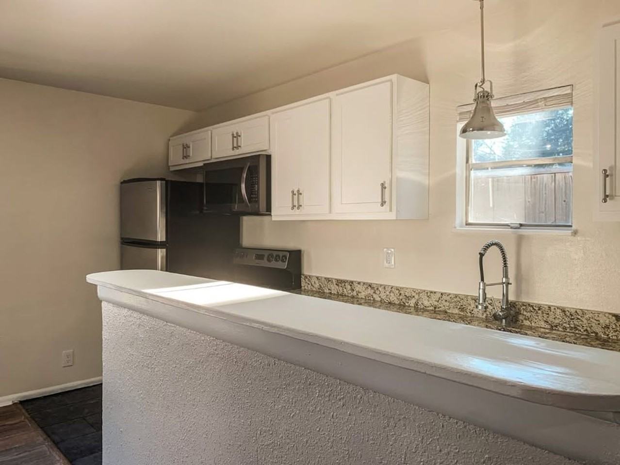 4926 Reiger Avenue - Photo 7 of 24