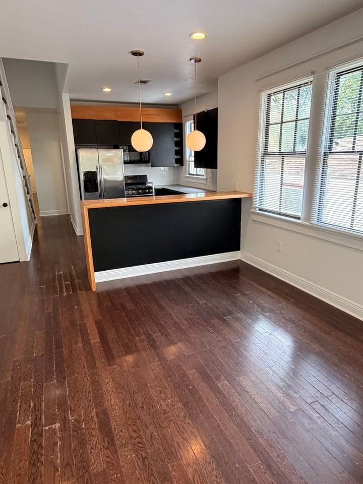 1233 Poland Ave - Photo 5 of 17