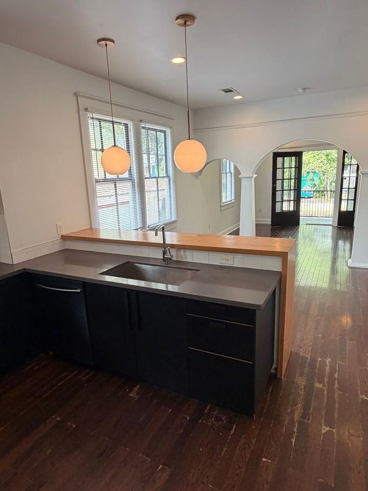 1233 Poland Ave - Photo 7 of 17