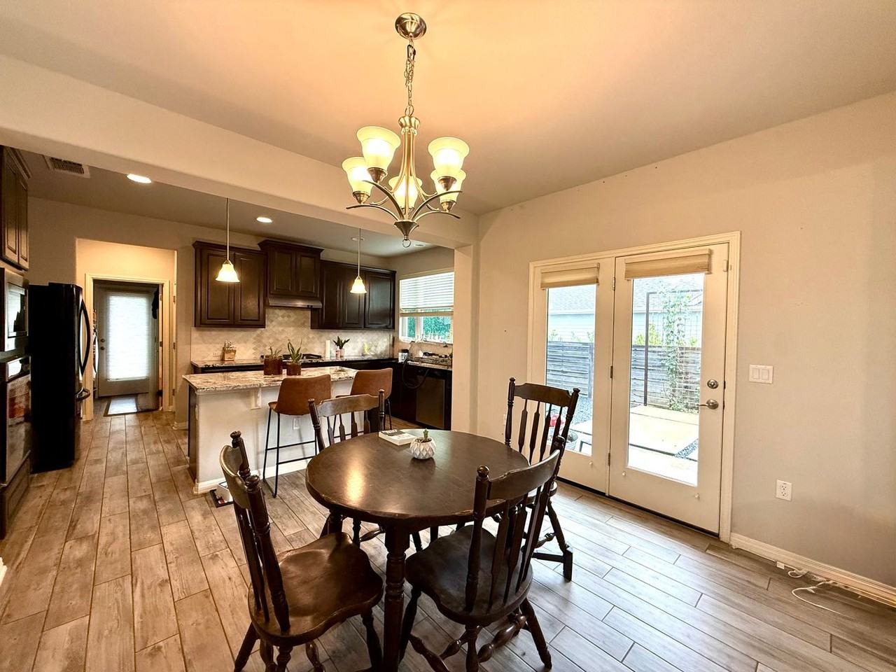 5308 Baythorne Dr - Photo 4 of 16