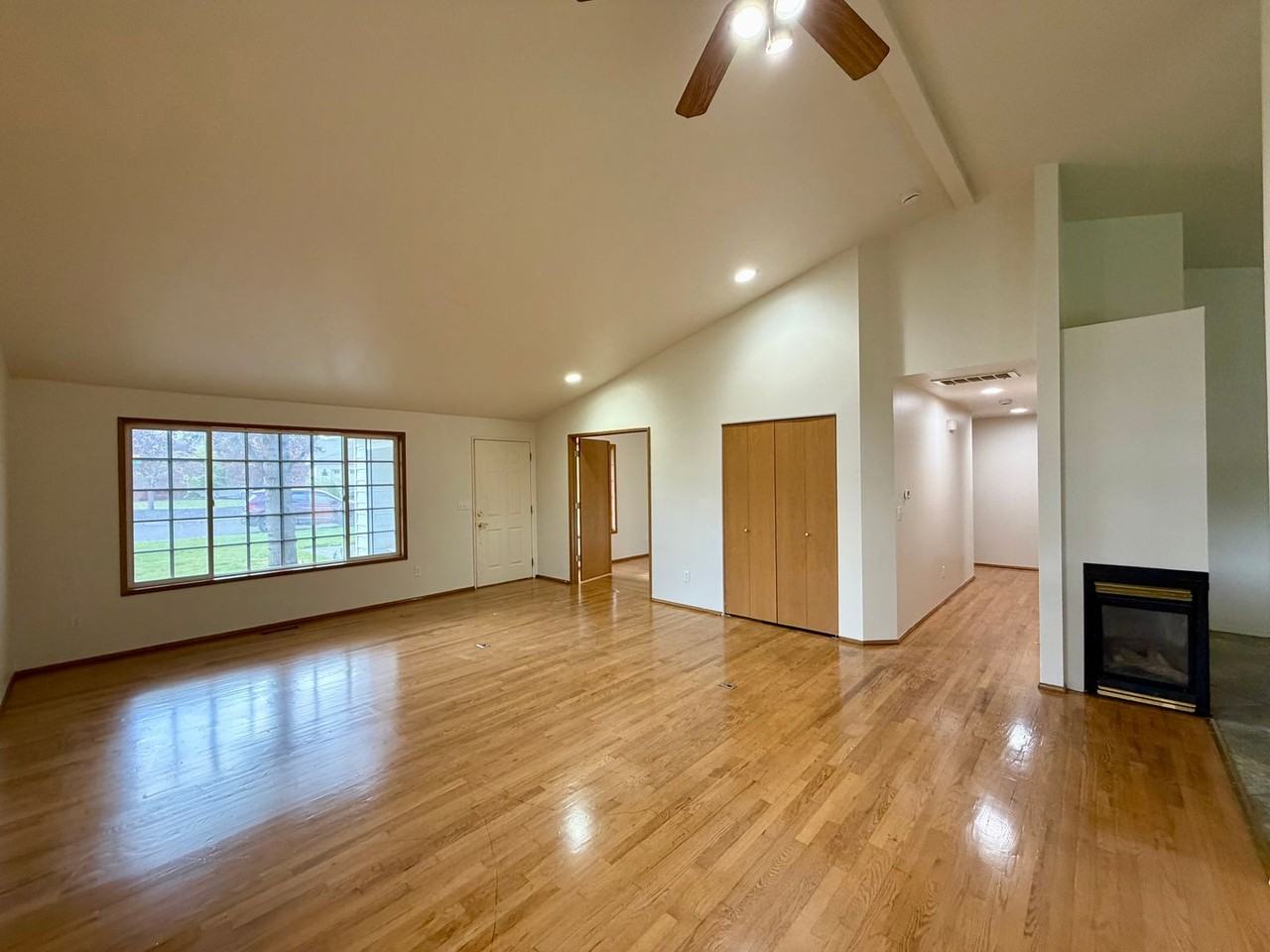 2610 Sandstone Ln - Photo 4 of 20