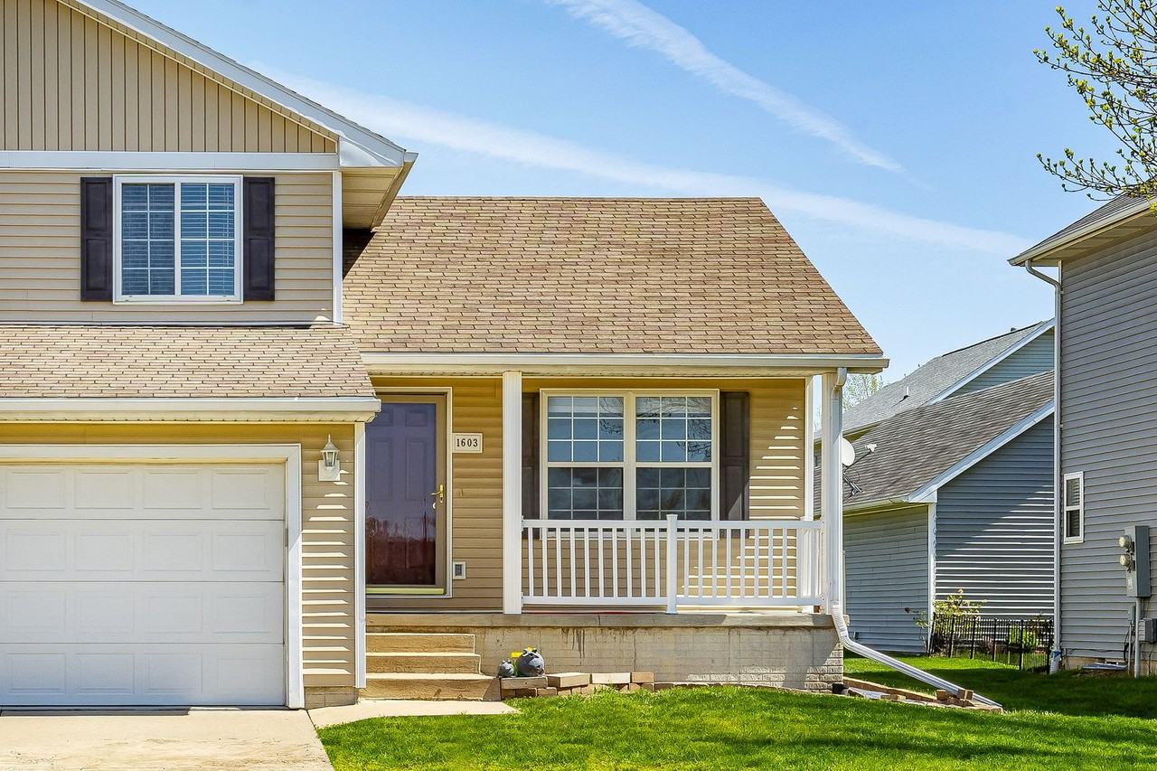 1603 Sw Twin Gates Dr - Photo 3 of 25