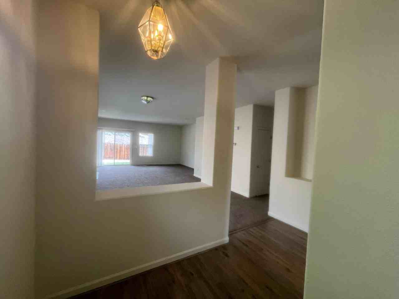 5518 Spandrell Cir - Photo 5 of 35