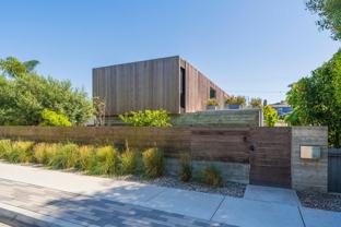 762 Rosecrans Ave - Photo 1 of 1