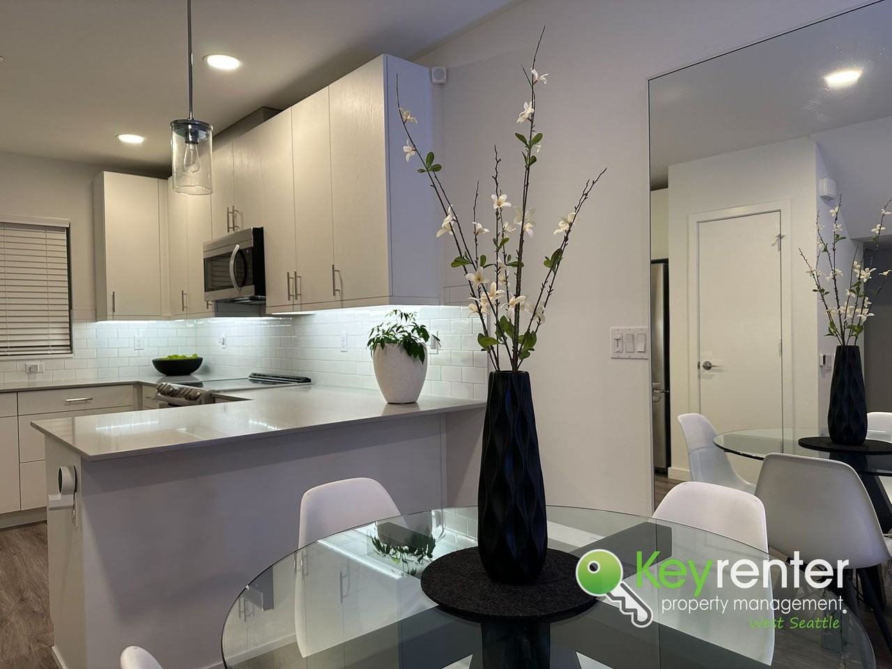 12520 15th Ave Ne #B - Photo 4 of 30