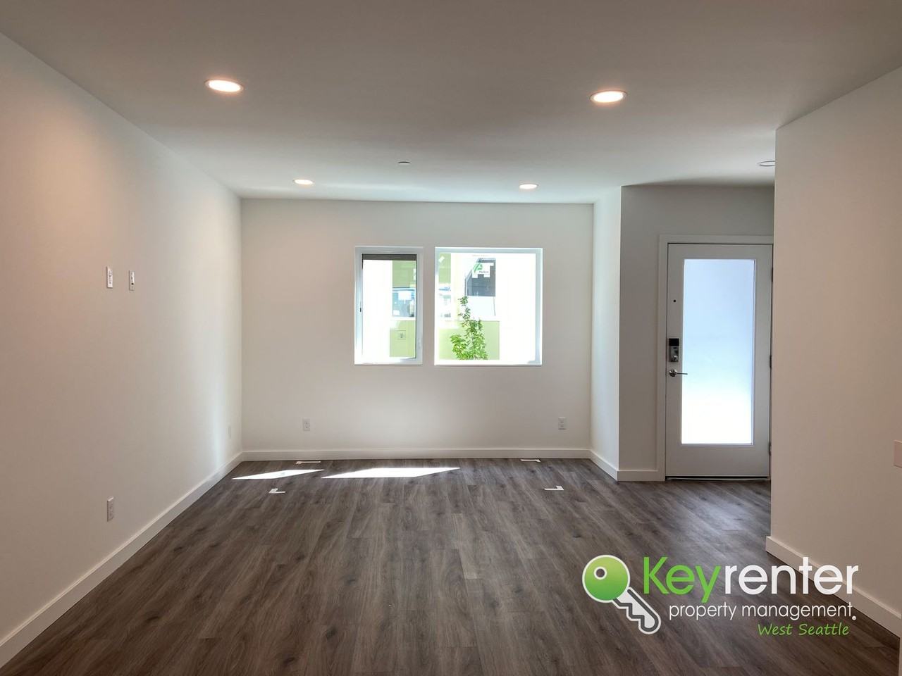 12520 15th Ave Ne #B - Photo 6 of 30