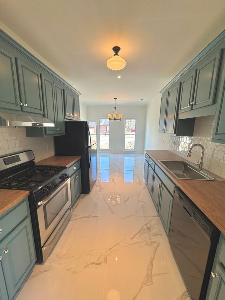 1812 Kathy Lane Ct Sw - Photo 3 of 18