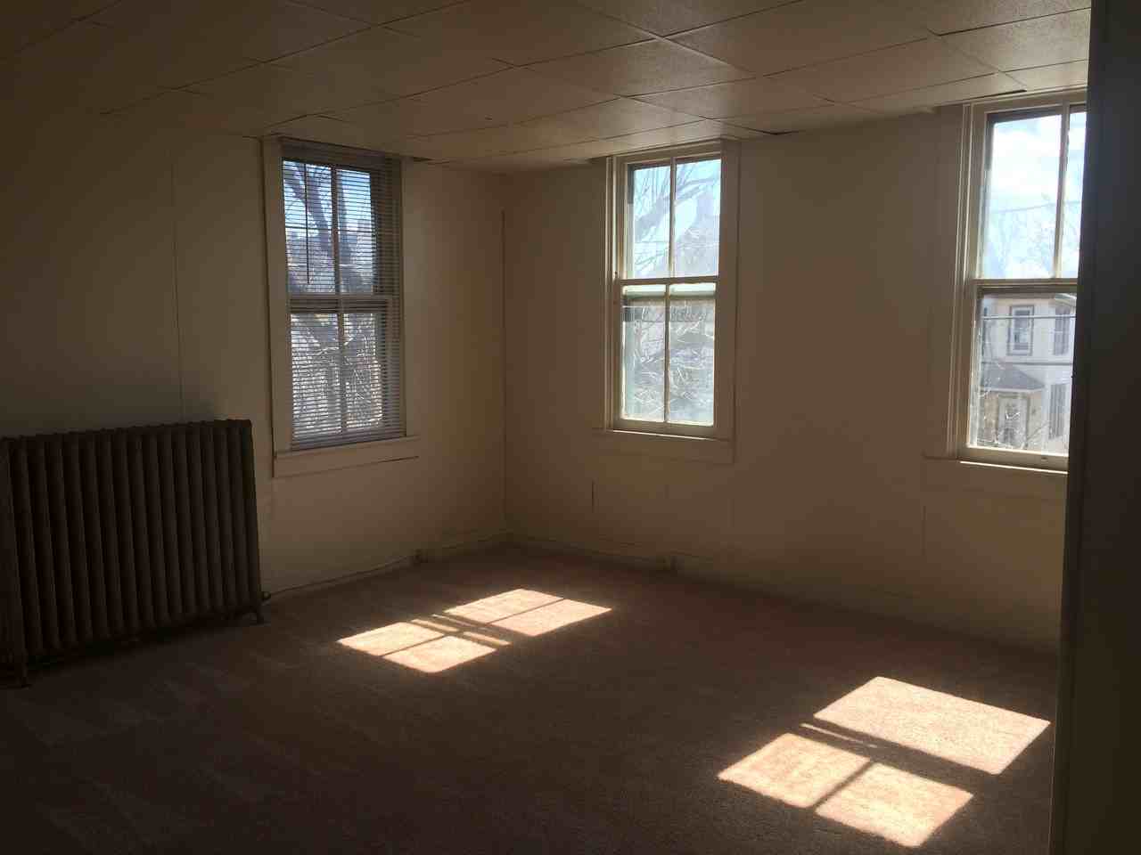 303 E Park St - Photo 3 of 8