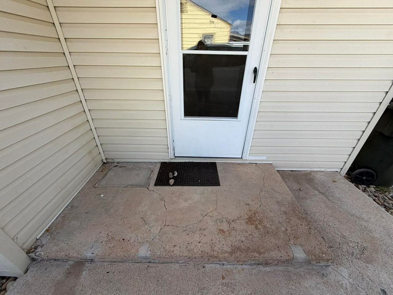 178 W Geneva - Photo 3 of 45