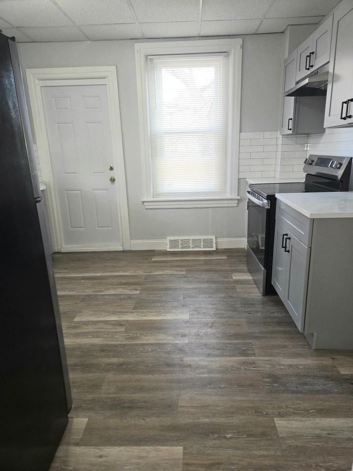 315 E Morton St - Photo 3 of 13