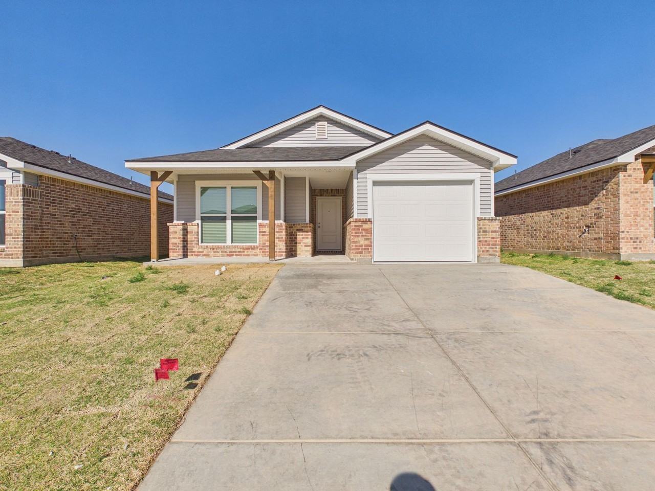 2808 Haystack Way - Photo 2 of 18