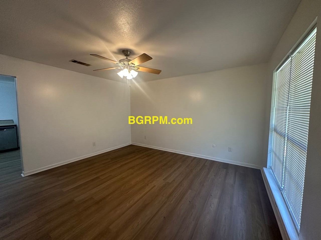 1409 Southern St - Photo 2 of 9