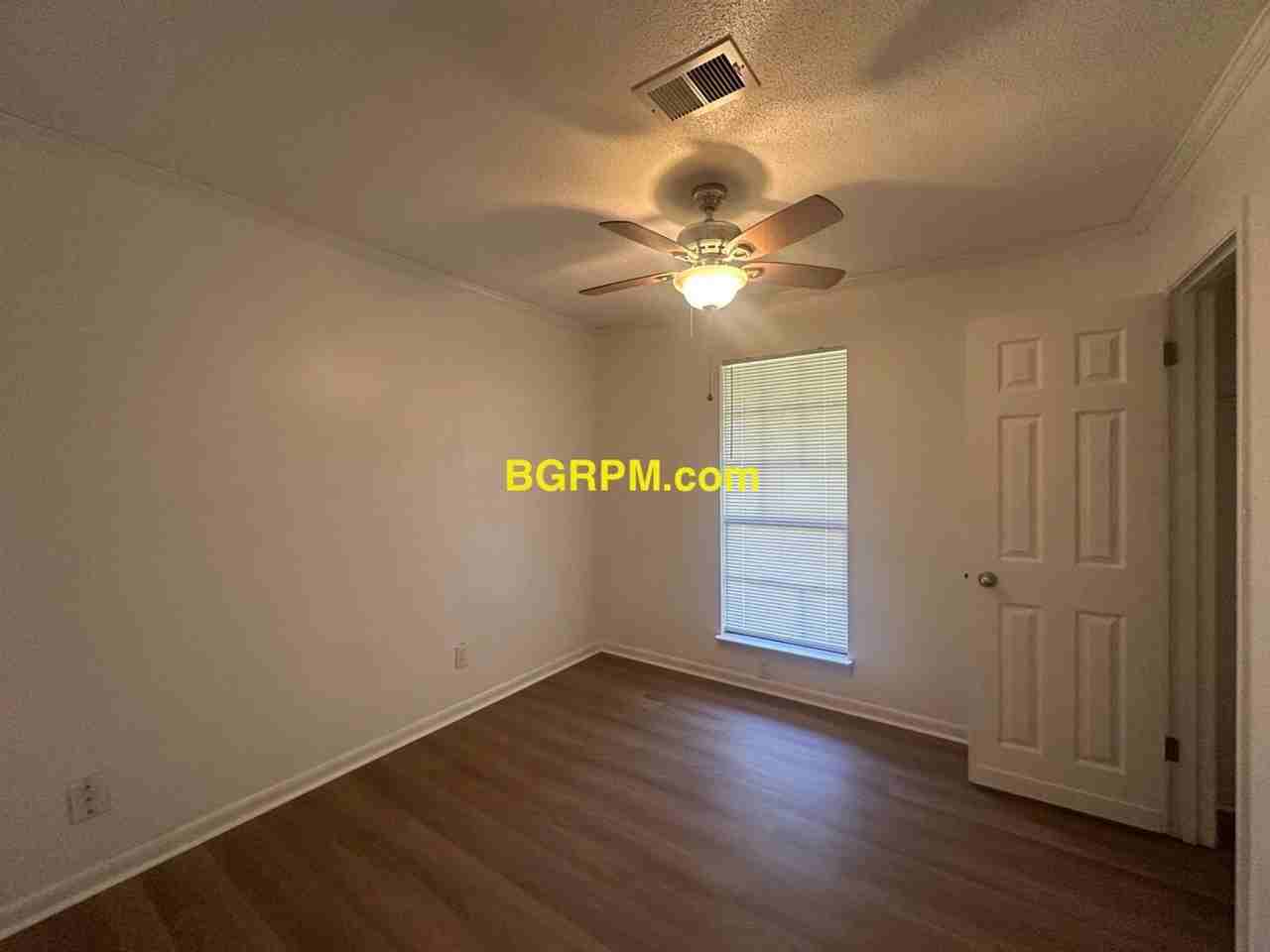 1409 Southern St - Photo 5 of 9