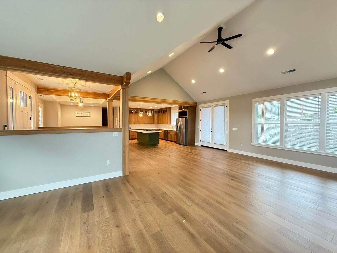 572 N M St - Photo 5 of 47