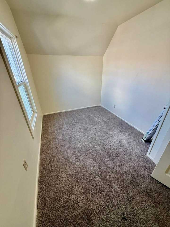 241 N Hayes Ave - Photo 7 of 13