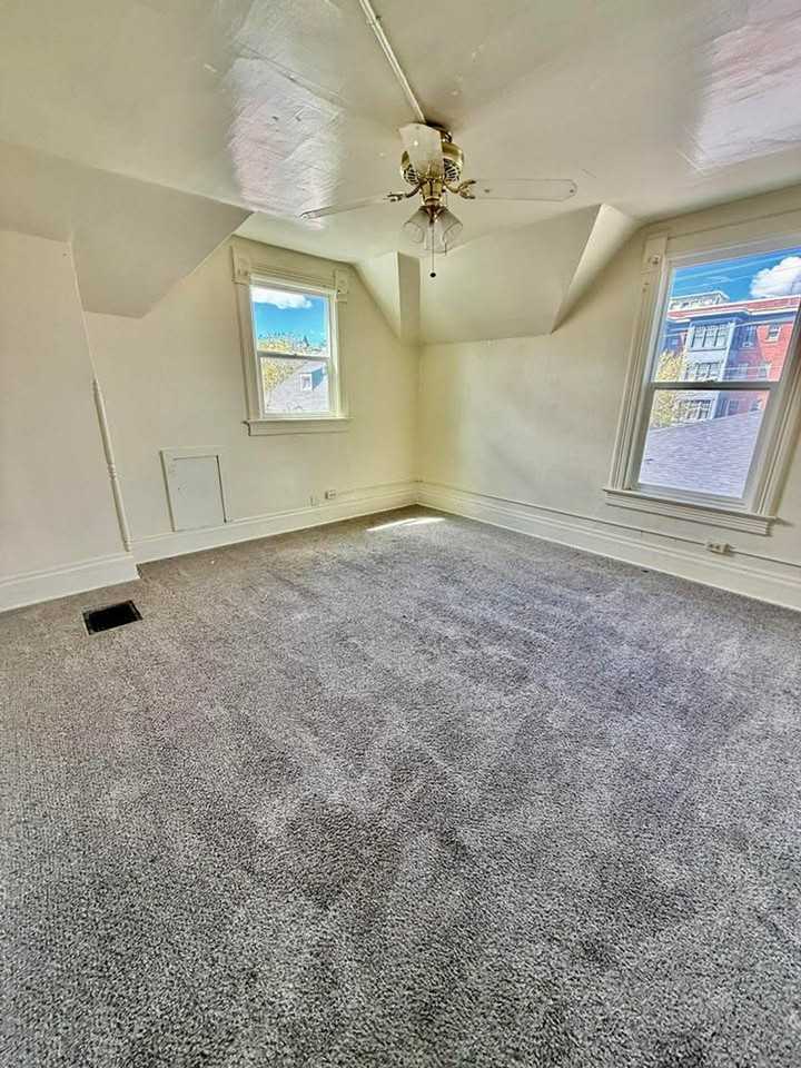 241 N Hayes Unit C - Photo 6 of 10