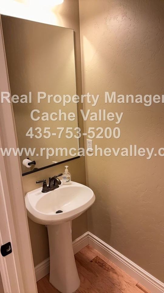 121 E 780 S - Photo 7 of 16