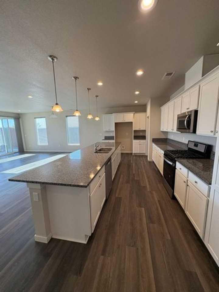 546 Country Hollow Dr - Photo 3 of 11