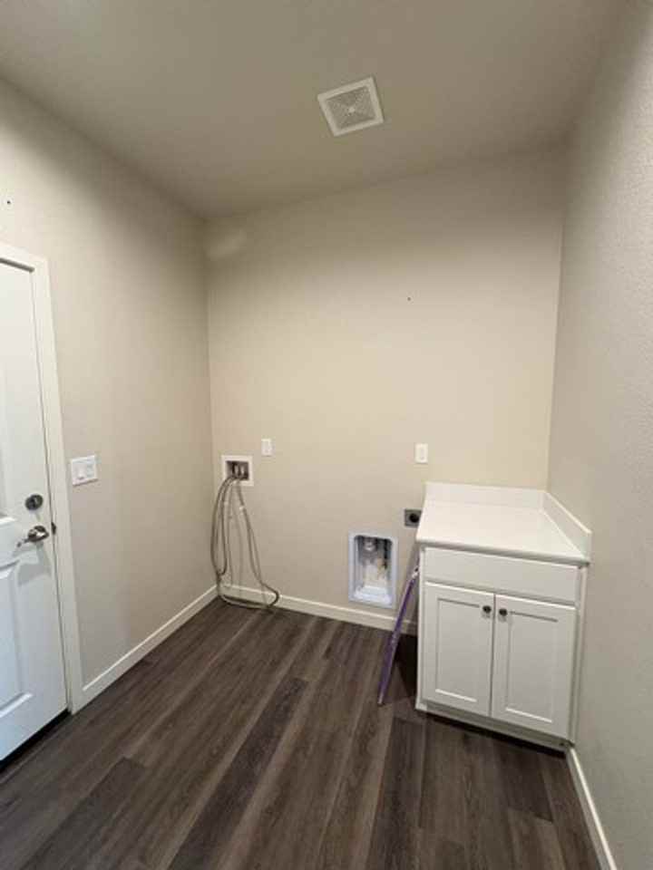 546 Country Hollow Dr - Photo 4 of 11