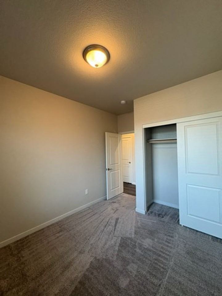 546 Country Hollow Dr - Photo 5 of 11