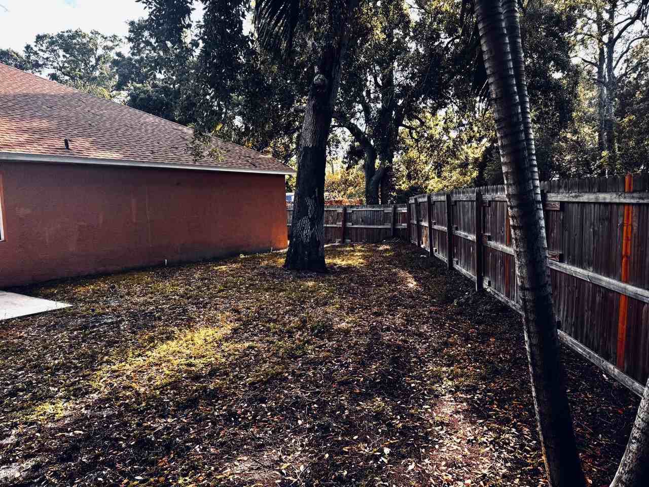 14996 Hidden Oaks Cir - Photo 5 of 49