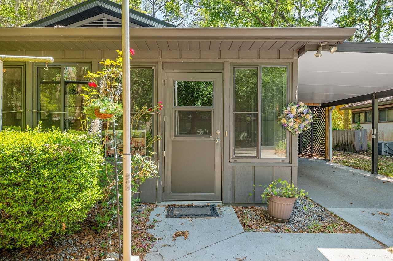 8479 Nw 38th Dr - Photo 2 of 23