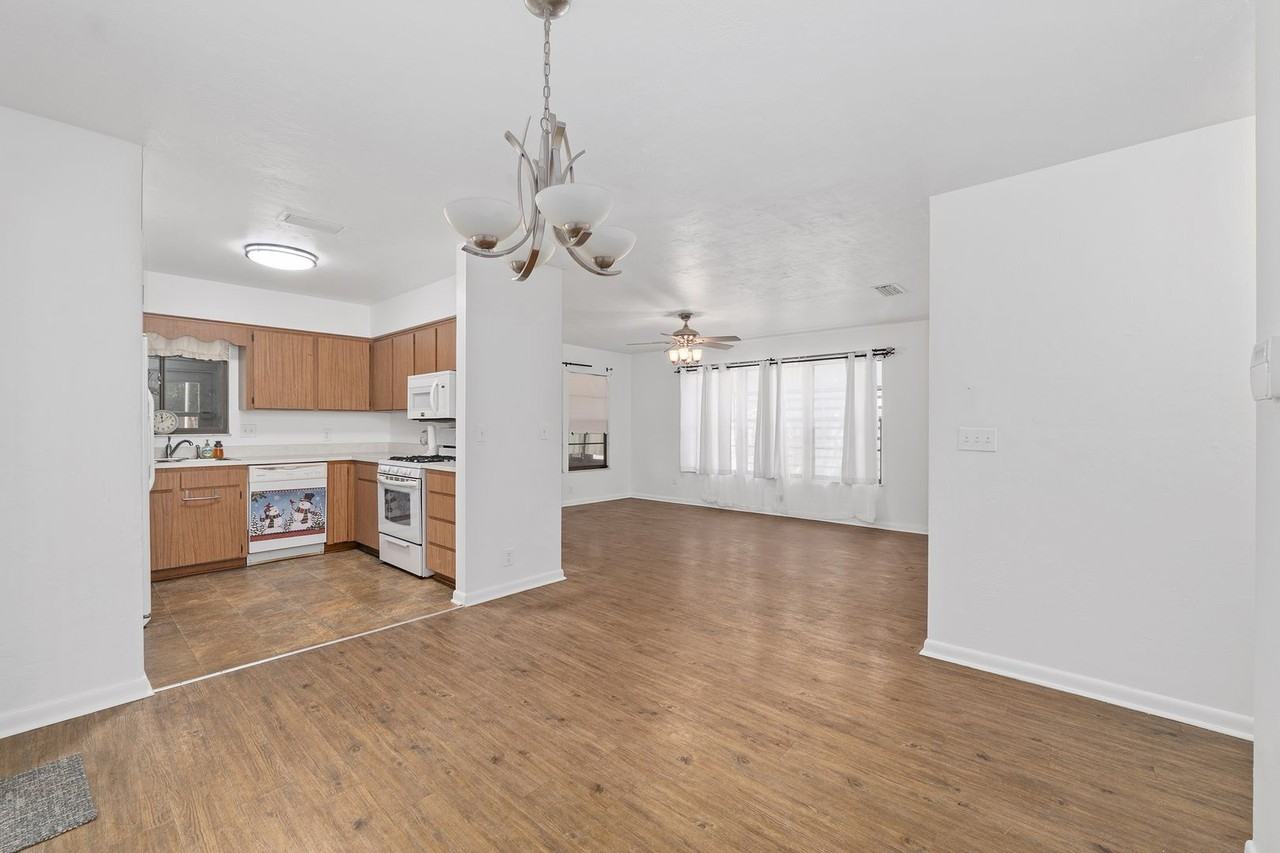 8479 Nw 38th Dr - Photo 6 of 23