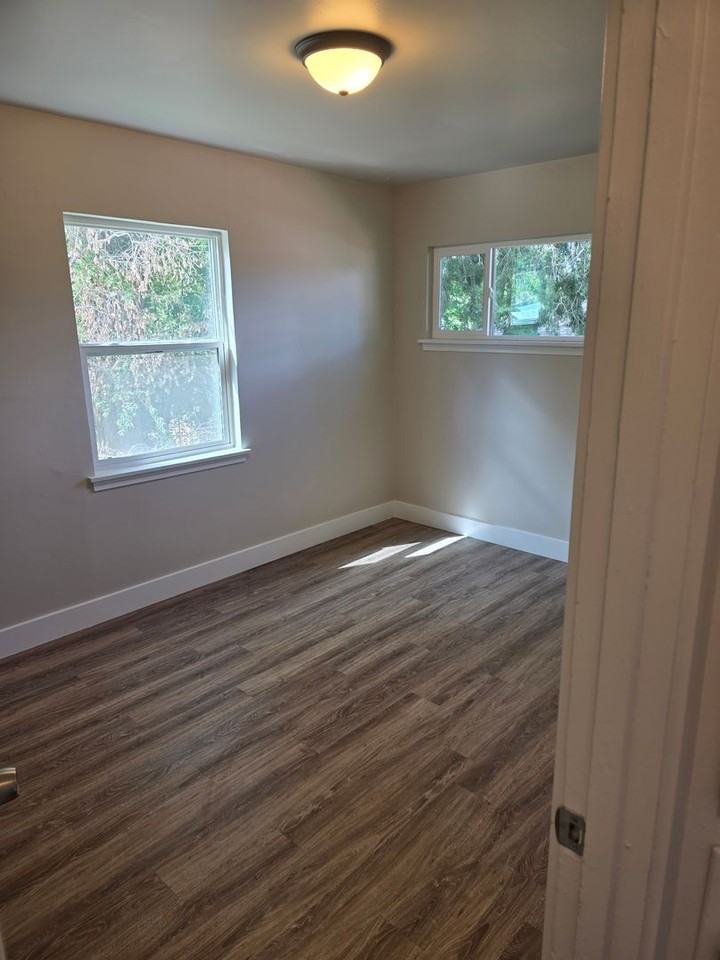 1165 Dan St - Photo 6 of 7