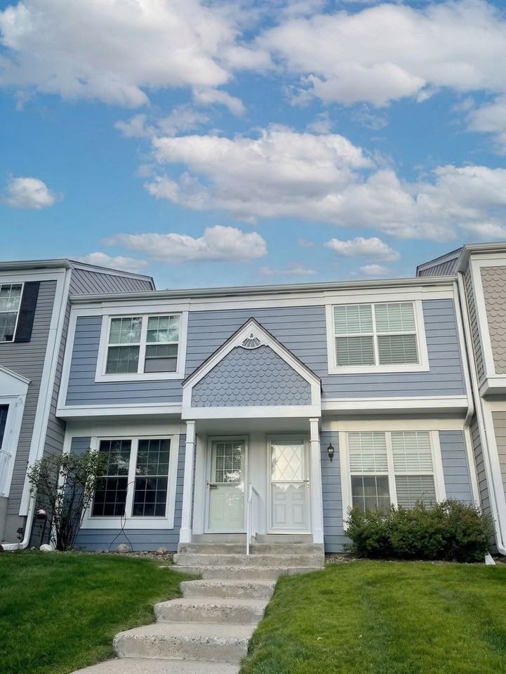 10557 W Dartmouth Ave - Photo 2 of 15