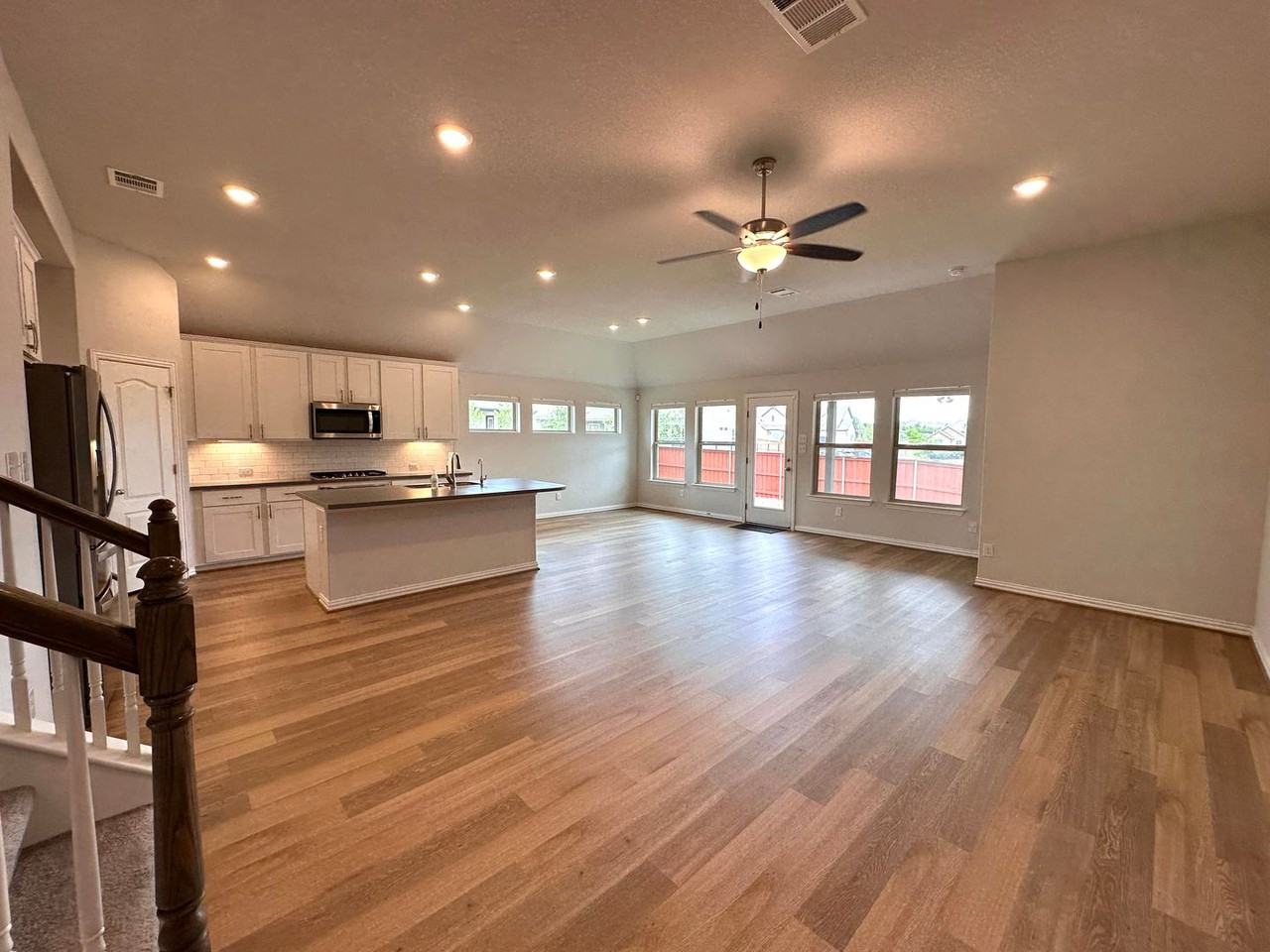 295 Oleander Loop - Photo 7 of 29