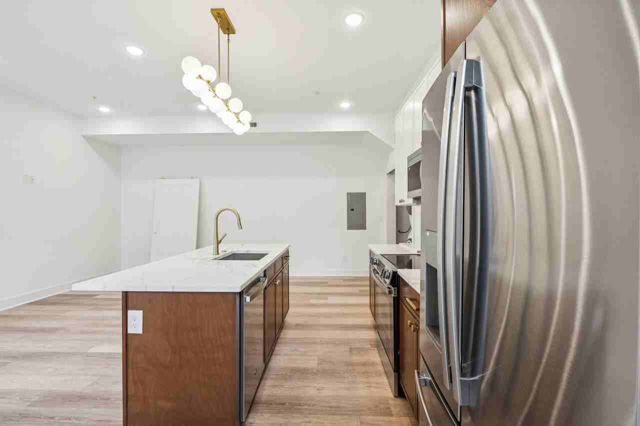 Brand New Luxury Apartments West Philly - Photo 3 of 30
