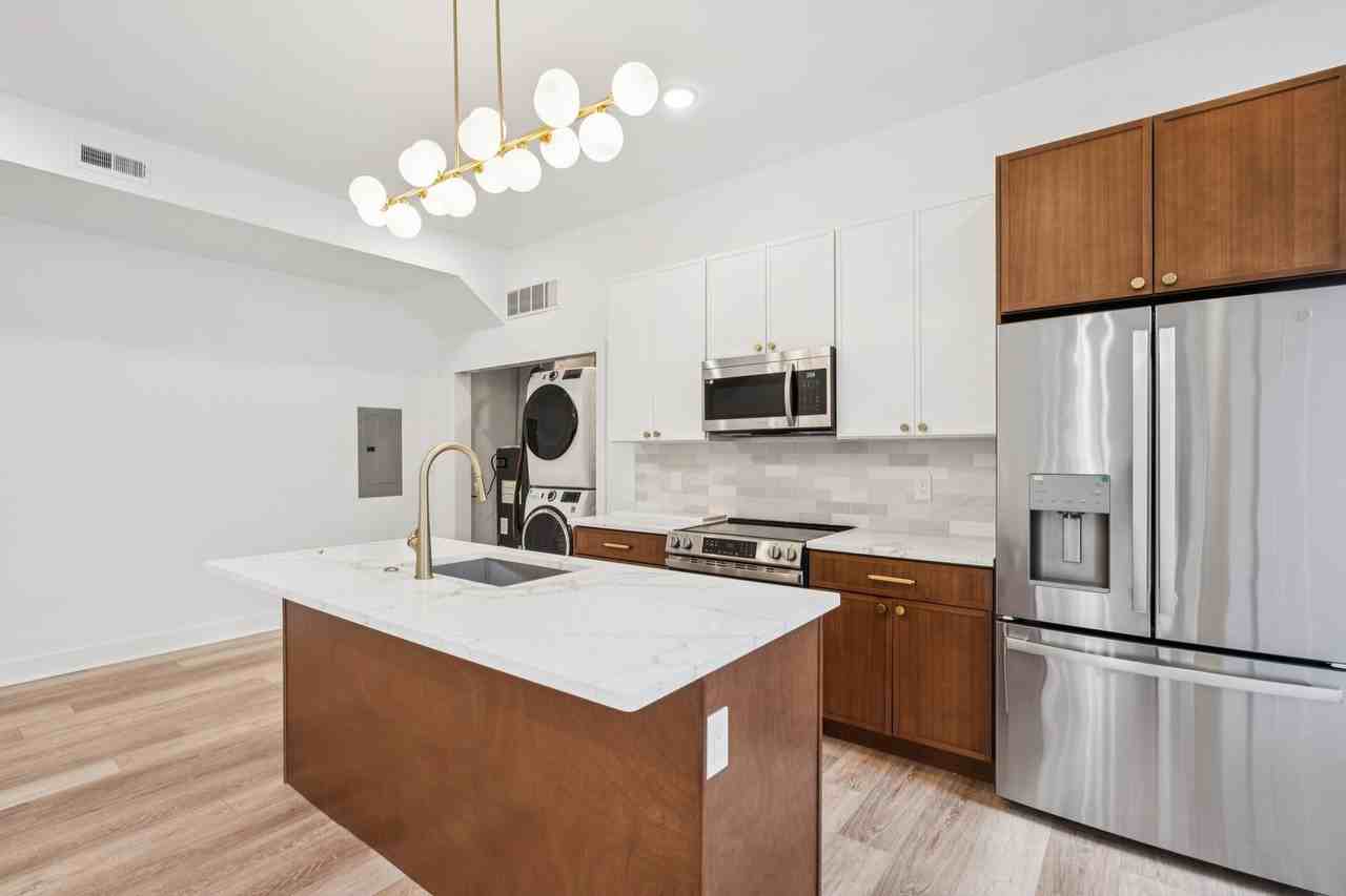 Brand New Luxury Apartments West Philly - Photo 4 of 30