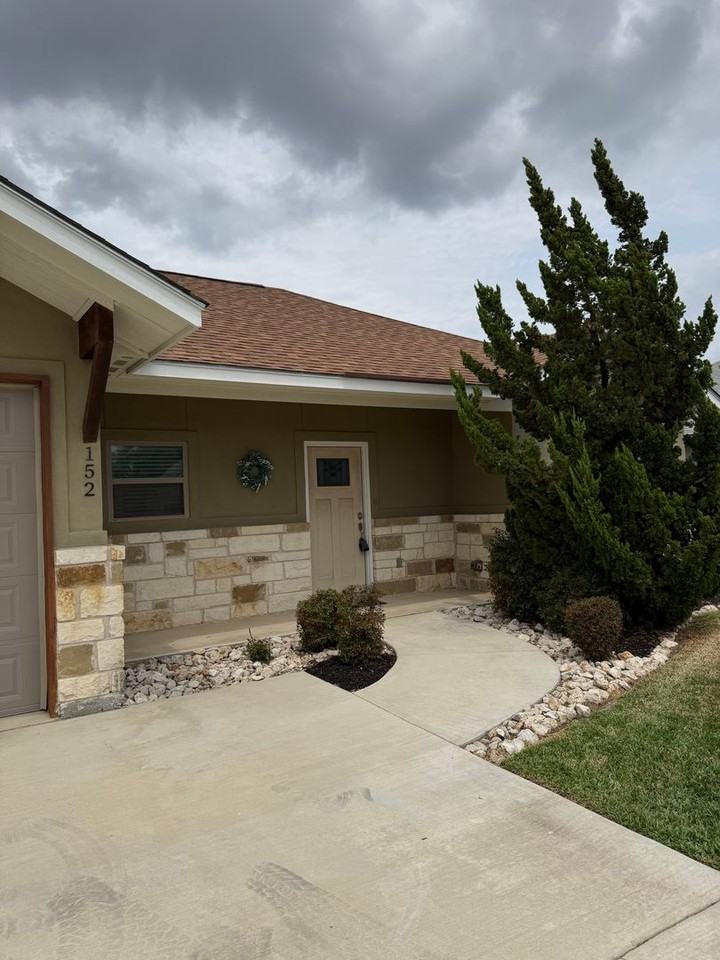 152 Navarro Xing - Photo 2 of 12