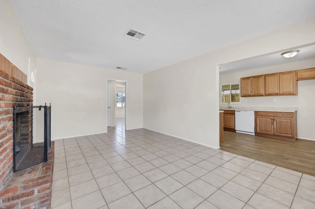 625 National St - Photo 4 of 20