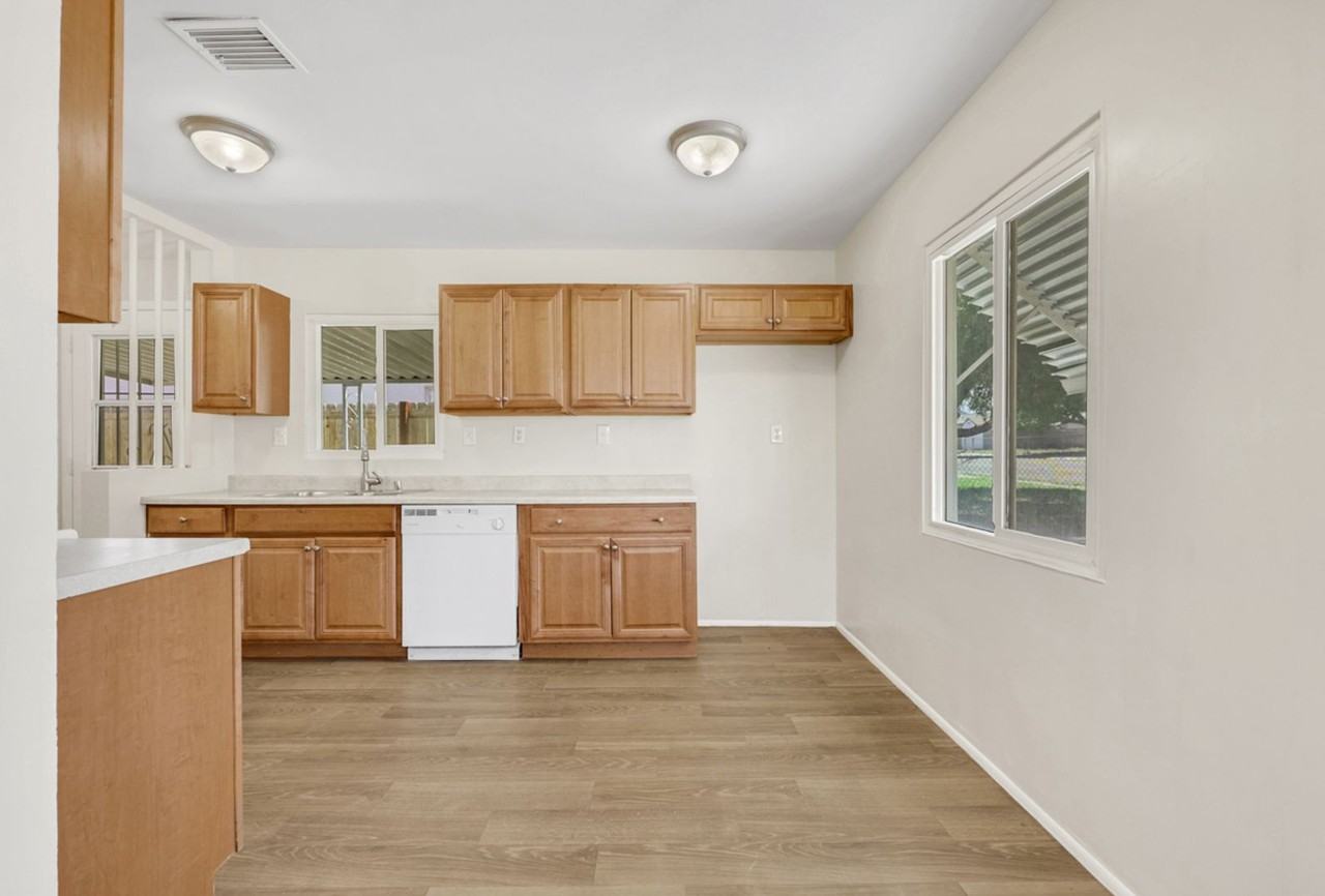 625 National St - Photo 5 of 20