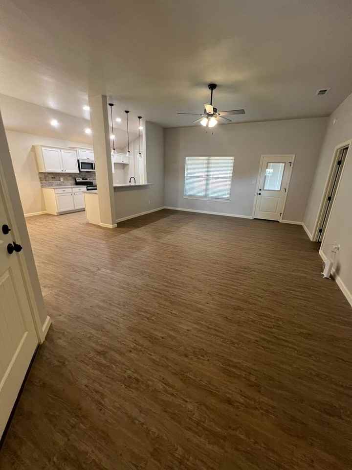 7600 Wildflower Way - Photo 2 of 18