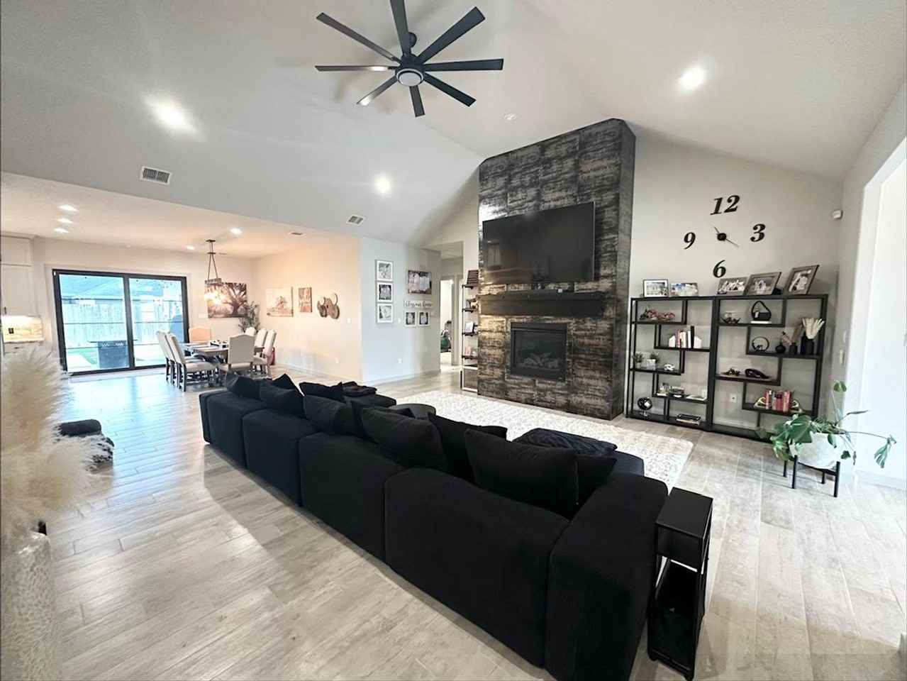 4507 Solana Ct - Photo 3 of 20