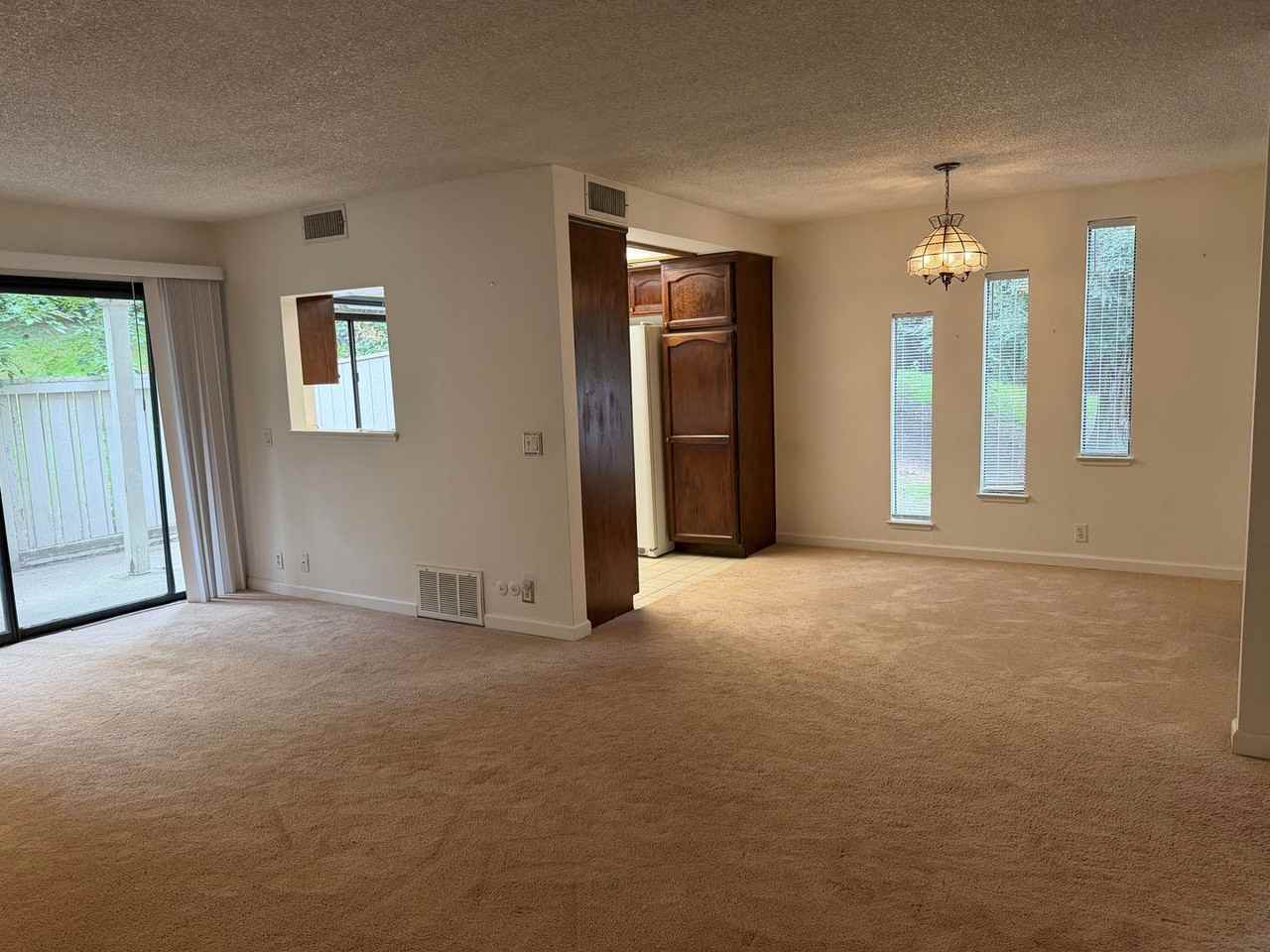 7806 Wren Ln - Photo 5 of 33