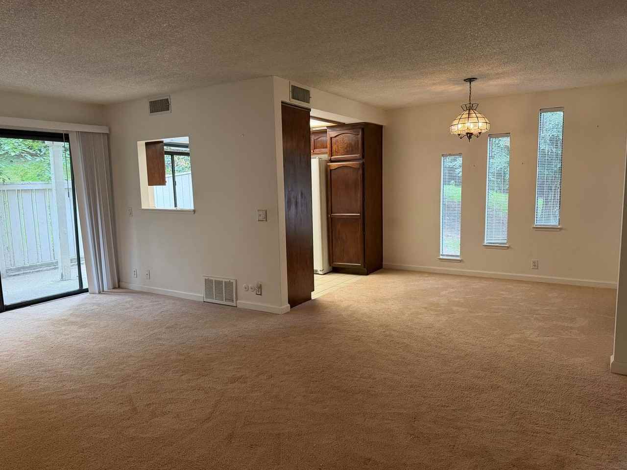 7806 Wren Ln - Photo 7 of 33