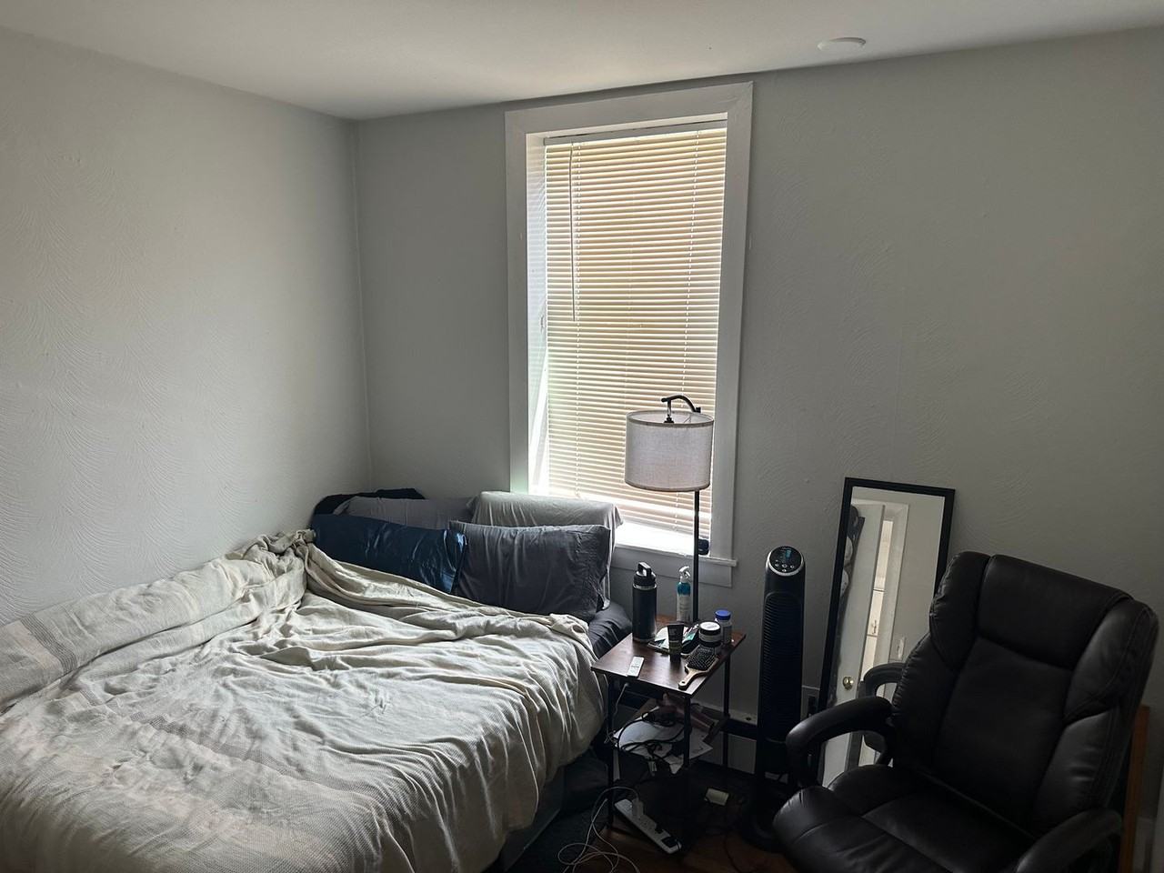 718 E 6th St - Photo 7 of 11