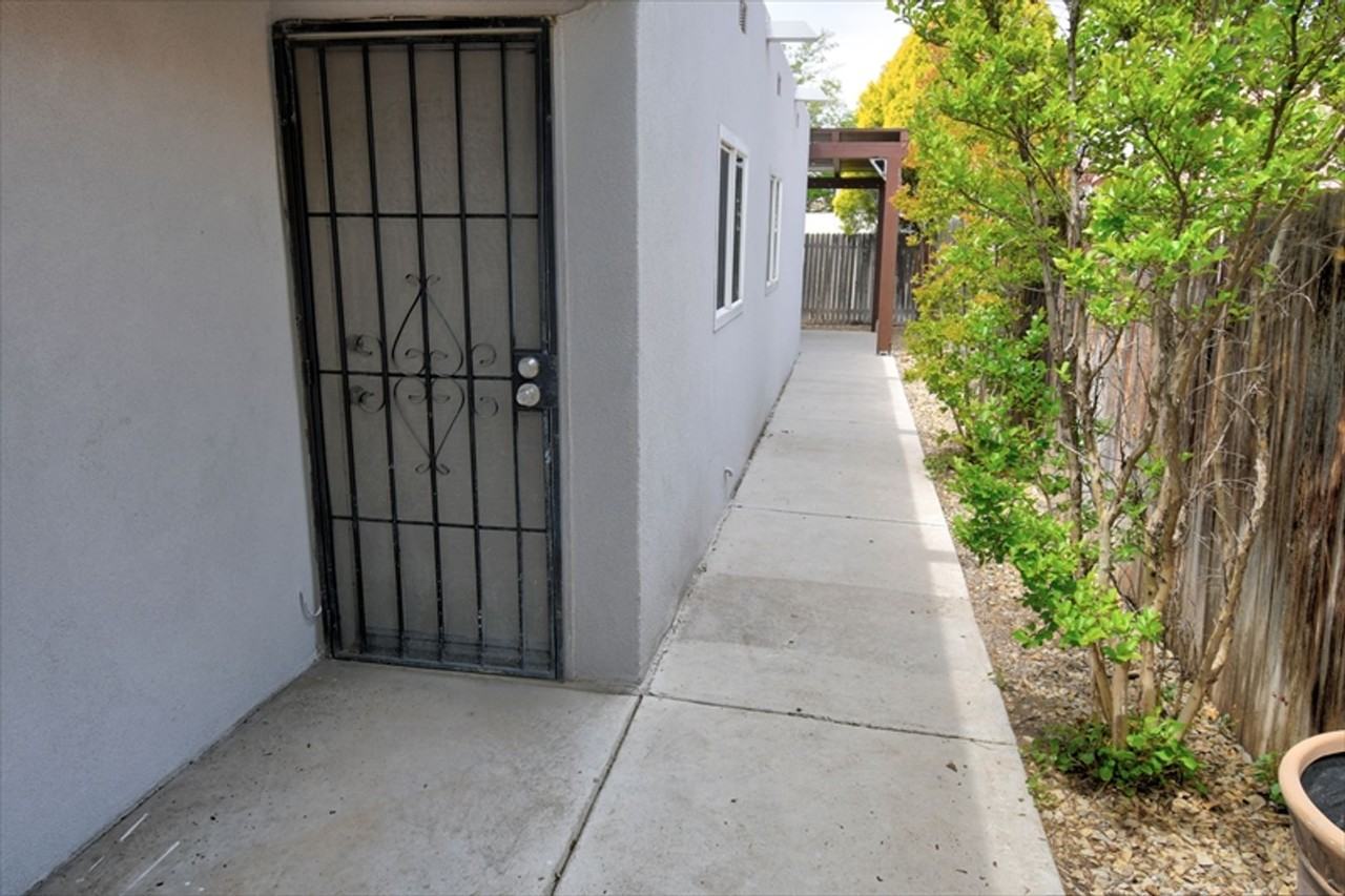 521 Nathan St Se - Photo 2 of 10