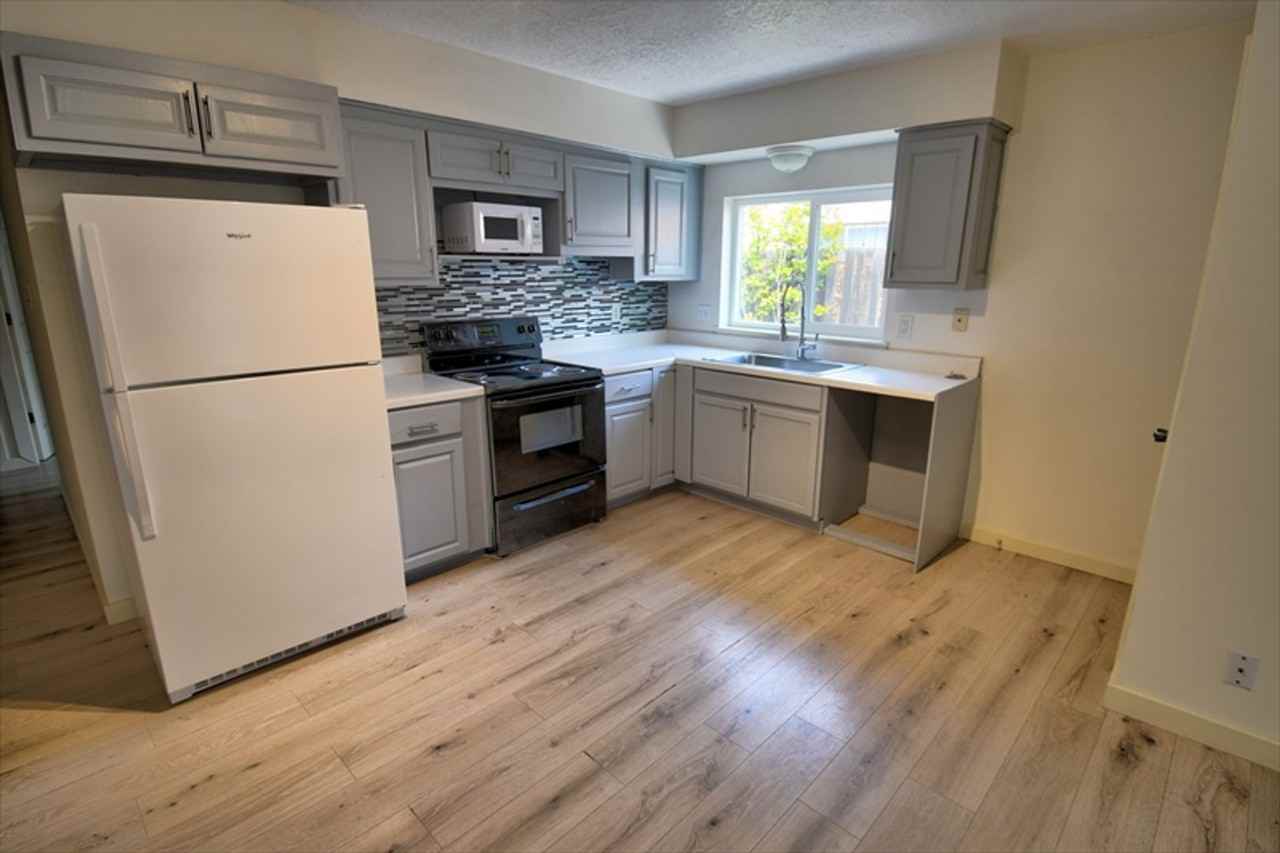 521 Nathan St Se - Photo 4 of 10