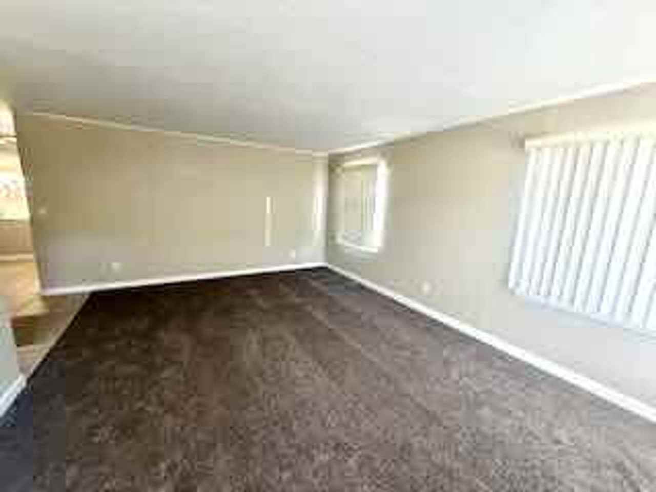 1668 Goldstone St - Photo 3 of 16