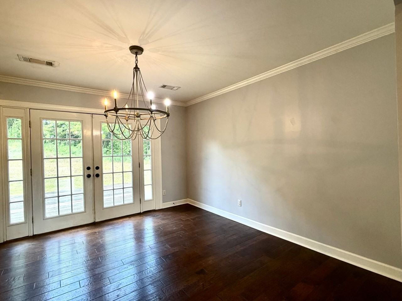 940 Lynn Cir - Photo 6 of 27