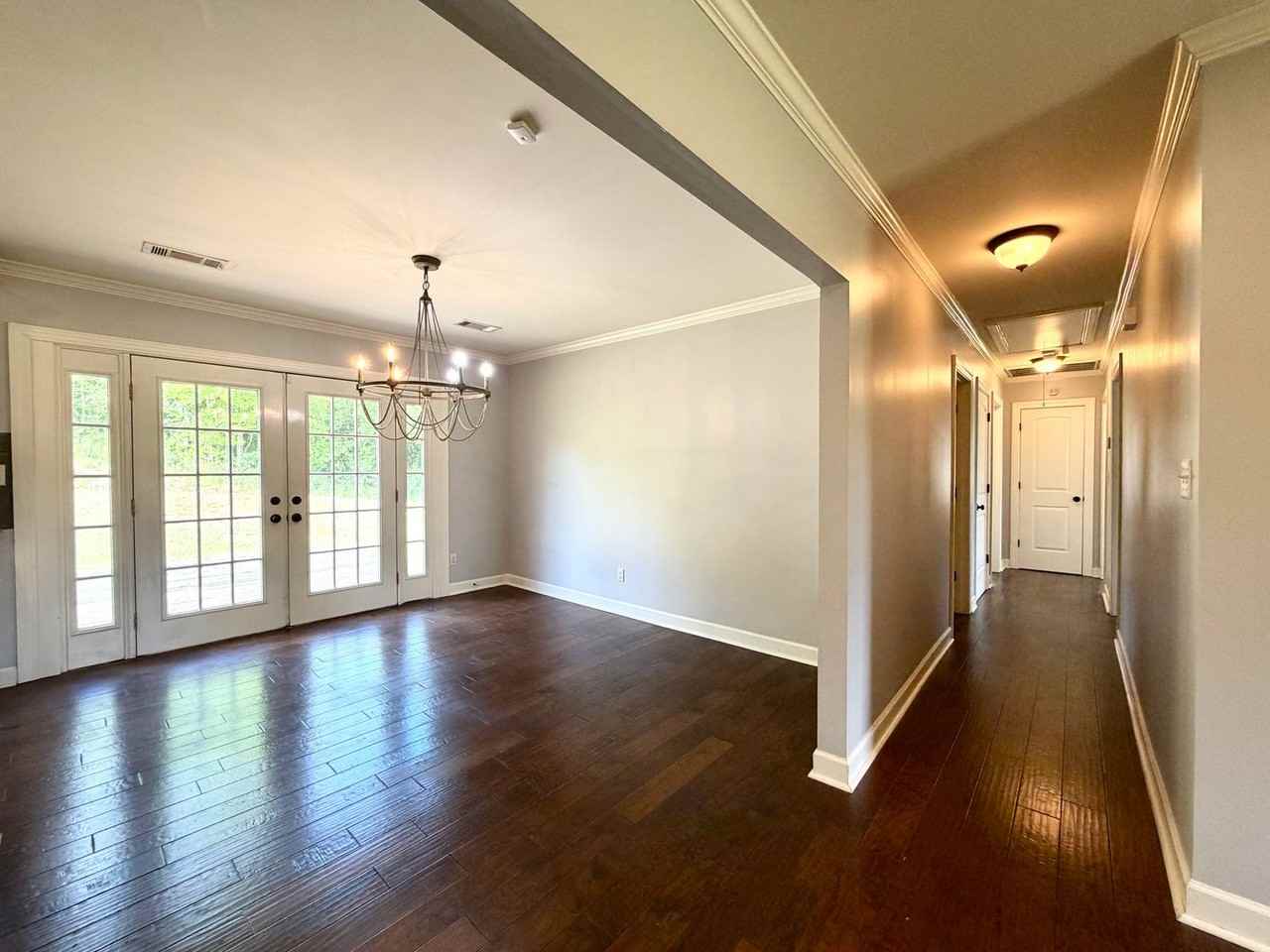 940 Lynn Cir - Photo 7 of 27