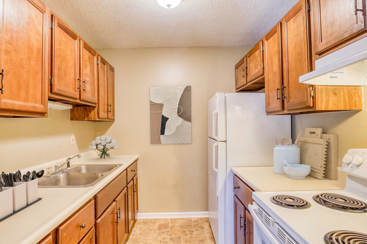 Green Valley Apartments - Photo 7 of 12