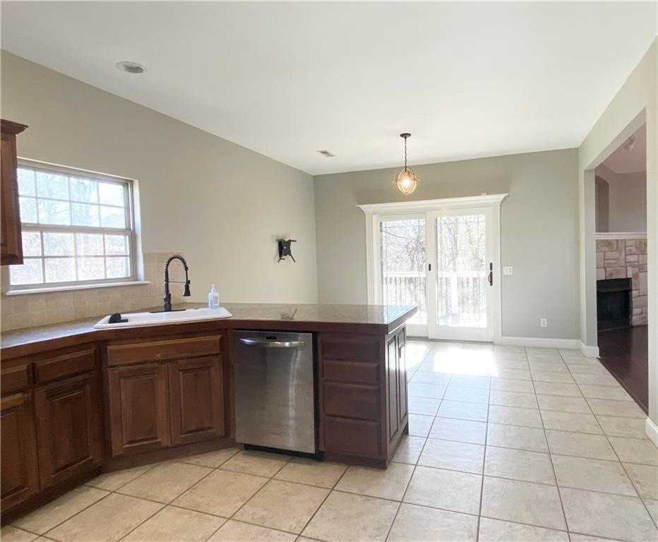 1806 Nw Mustang Ave - Photo 6 of 30