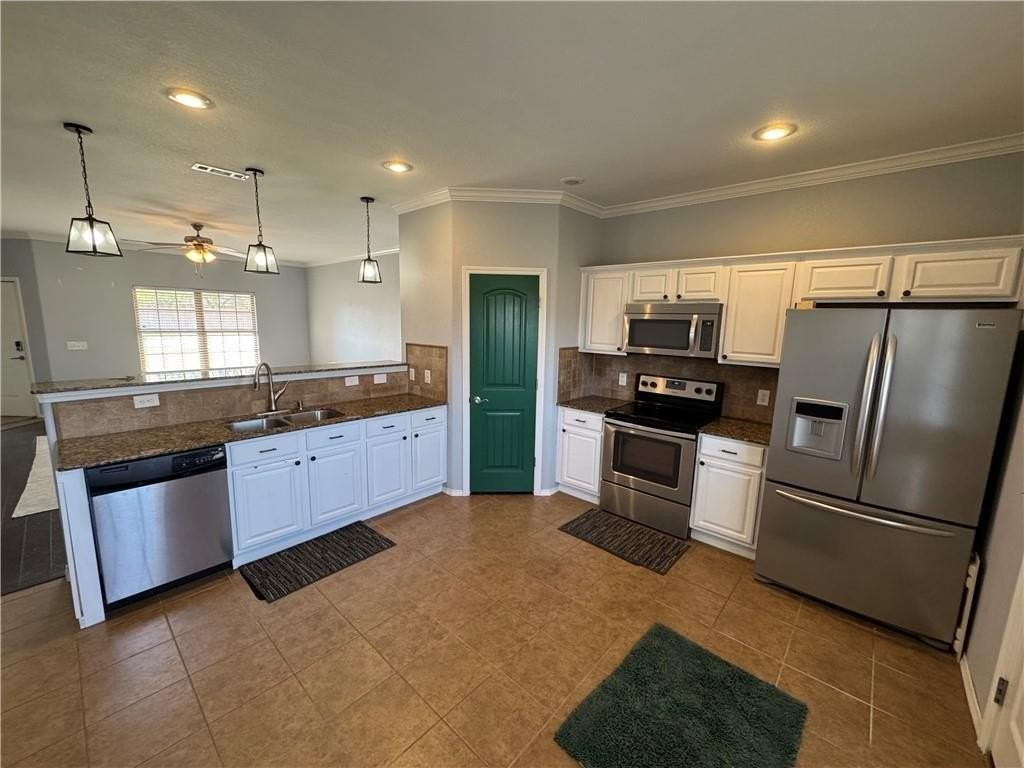 6505 S 50th St - Photo 4 of 18