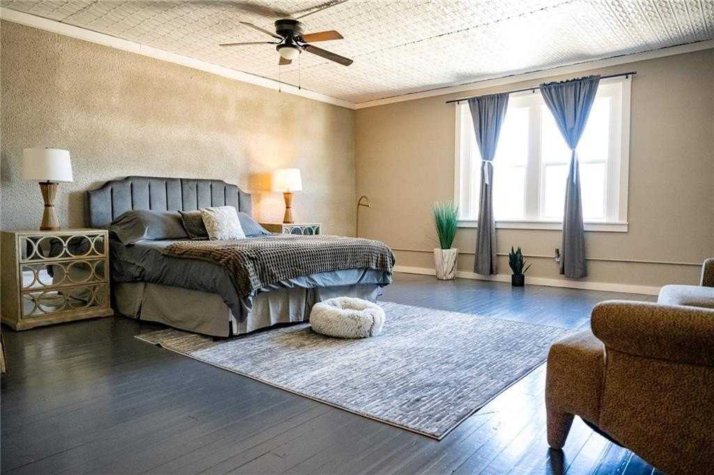 4304 S Main St #2 - Photo 2 of 11