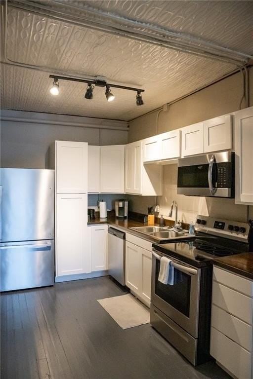 4304 S Main St #2 - Photo 4 of 11